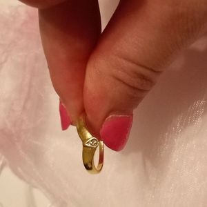 10k gold ring with tiny diamond